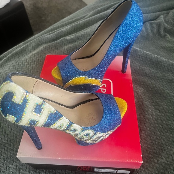 Custom NFL Los Angeles San Diego Chargers heels pumps (5 1/2”). One of a kind. - Picture 2 of 8